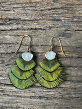 Load image into Gallery viewer, Verdant Pearl Tierlings