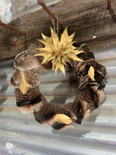 Load image into Gallery viewer, Golden Star - Wild Wreath

