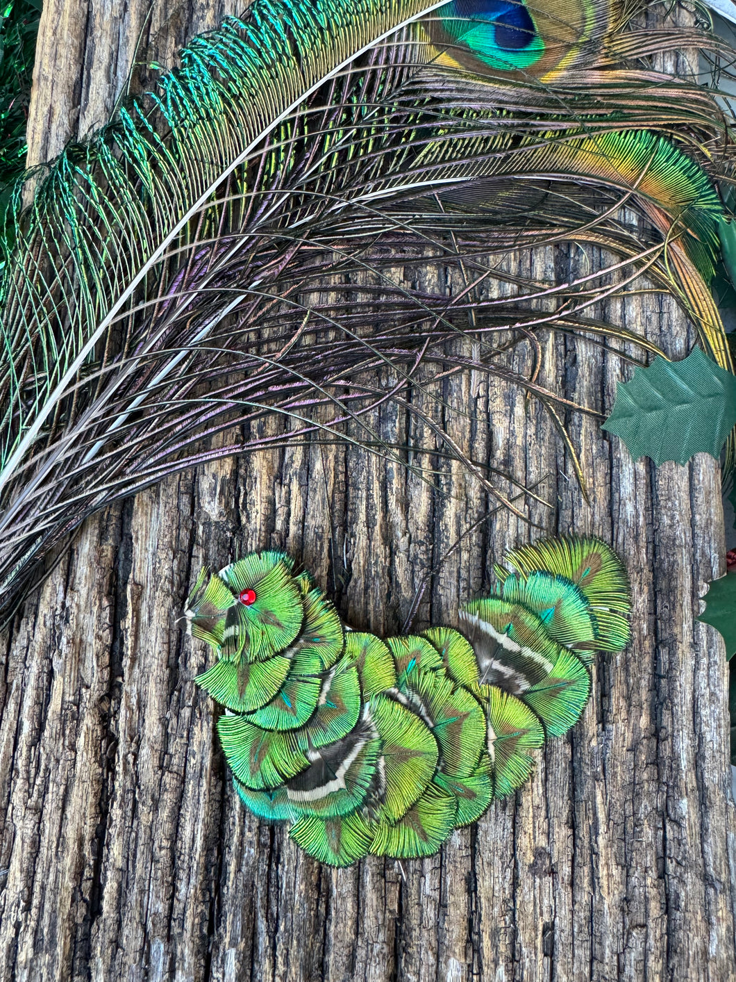 Featherdale Christmas Ornaments - Decorative Pea Bird