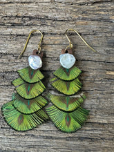 Load image into Gallery viewer, Rainforest Cascade Pearl
