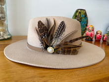 Load image into Gallery viewer, Featherdale Sunrise Hat Pin with freshwater blush pearl and gold hammered plate
