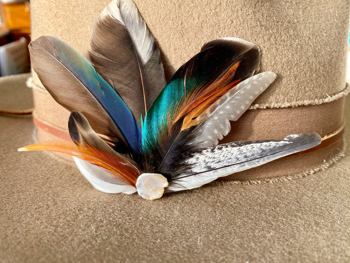 Feather hat online pin